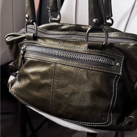 Coach Peyton Legacy - Picture 2 of 12